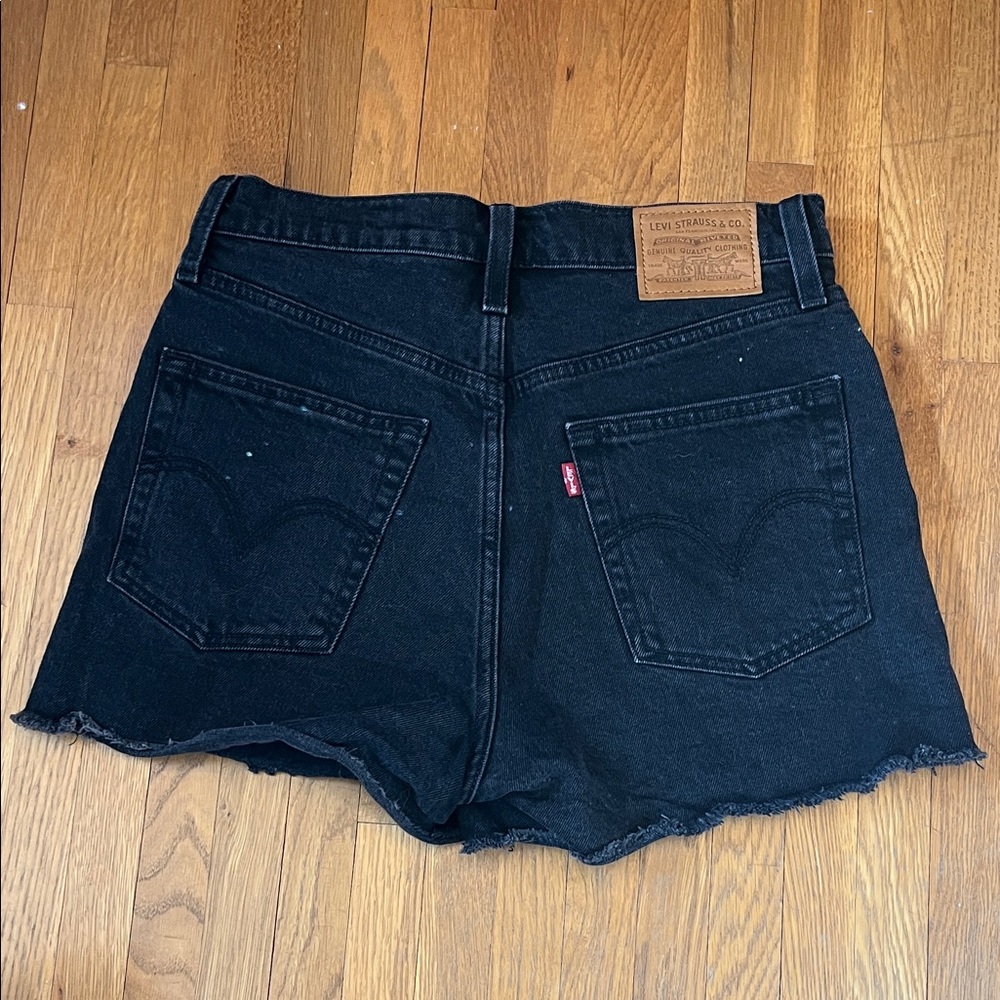 Levi's Ribcage Black Jean Shorts - Picture 6 of 6